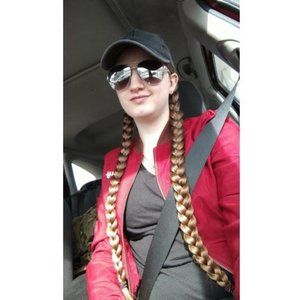 Meet your Posher, Sabrina